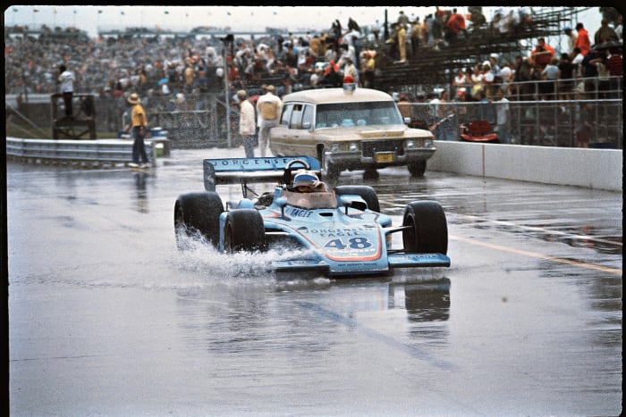 1975-indy-500-bobby-unser-080085277final.jpg